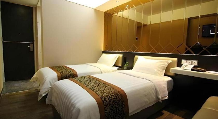 Favor Hotel Makassar City Center By Life Exterior foto